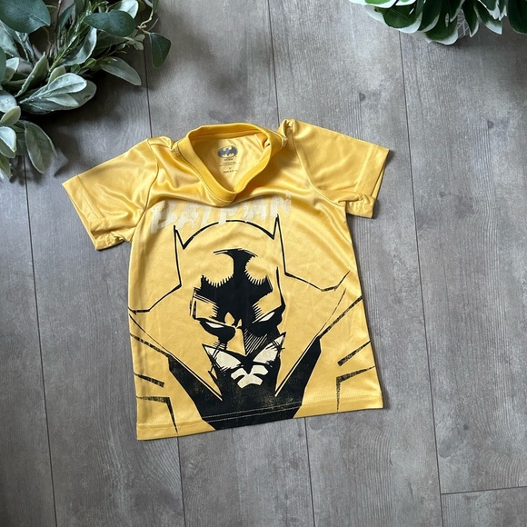 New Batman Graphic Toddler Boy T-Shirt Silky Yellow Batman Graphic T-Shirt 3T - Picture 9 of 11